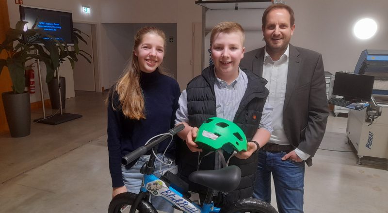 Der „Blink Buddy“ von Theresa und Marcus Michel macht für Kinder den Radfahrern sicherer. Lob hatte dafür auch Fachexperte Andreas Reinhardt.